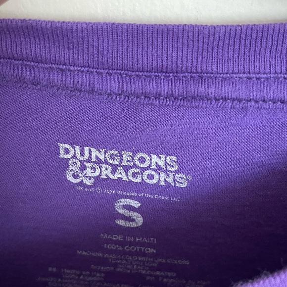 Dungeons & Dragons Galactic Retro Logo Pink Purple T Shirt Adult size Small - Picture 6 of 6
